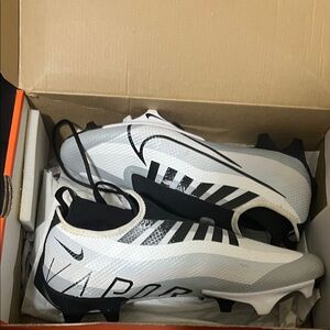 Nike Vapor Men's Gray and Black Athletic Shoes